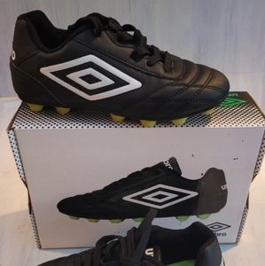 Boys Size 1 UMBRO Soccer Cleats